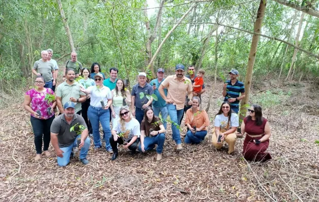 Linhares amplia ações do Programa Municipal de Recuperação de Nascentes com plantio de mudas nativas no interior