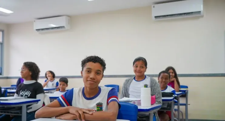 Linhares lidera investimentos em educação entre municípios do interior e já climatizou 33 escolas e CEIMs