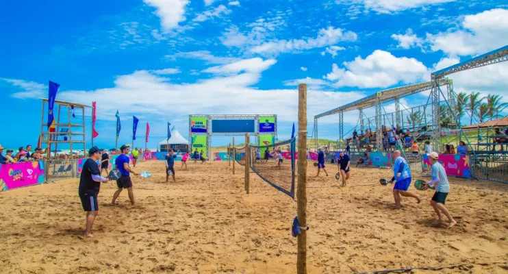 Linhares sedia torneio de beach tennis no Pontal do Ipiranga