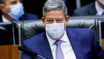 Lira diz que Câmara pode votar hoje projeto que limita ICMS sobre combustíveis