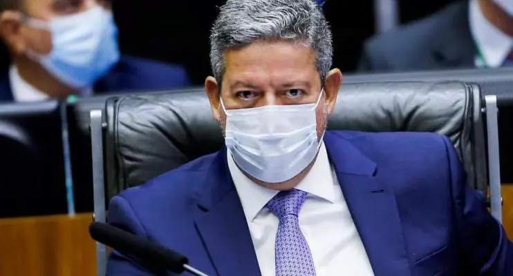 Lira diz que Câmara pode votar hoje projeto que limita ICMS sobre combustíveis