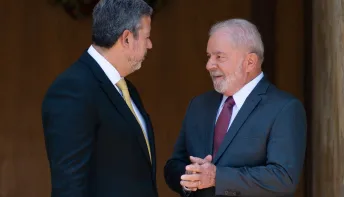 Lira e Lula discutem volta de taxação de compras até US$ 50