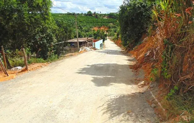 Prefeitura de Jaguaré realiza obras de recapeamento em morro no Bairro Boa Vista I