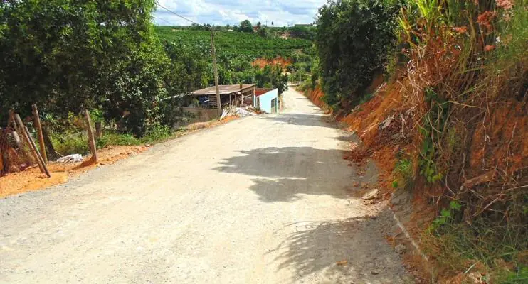Prefeitura de Jaguaré realiza obras de recapeamento em morro no Bairro Boa Vista I
