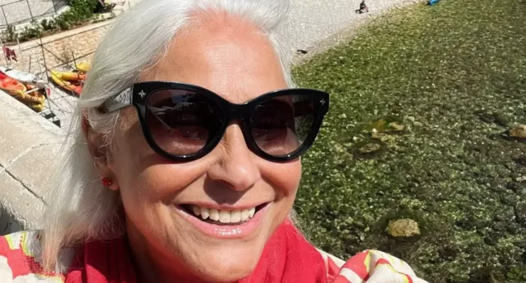 Longe dos procedimentos, Fafá de Belém detalha rotina de cuidados com o rosto 
