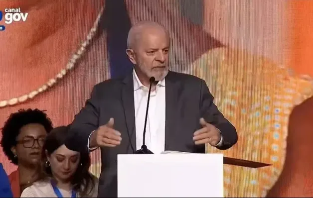 Lula anuncia R$ 30 bilhões em crédito para empresas afetadas pelo tarifaço