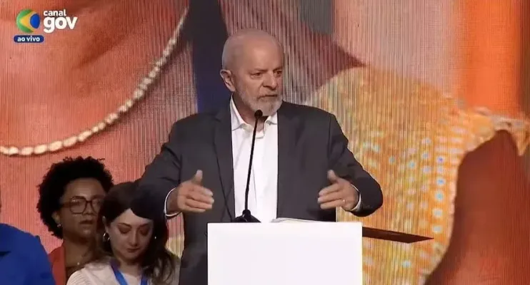 Lula anuncia R$ 30 bilhões em crédito para empresas afetadas pelo tarifaço