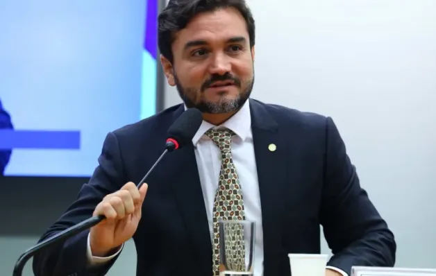 Lula anuncia saída de Celso Sabino do Turismo, e União Brasil indica novo nome