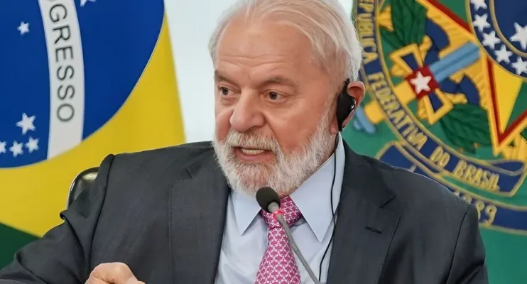 Lula assina taxação de compras de até  US$ 50 do exterior