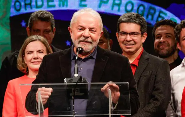 Lula diz que não haverá folga na campanha e que está certo da vitória