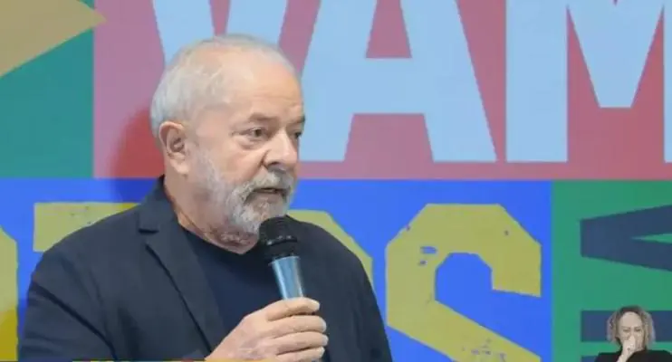 Lula diz que, se eleito, revogará decretos sob sigilo de 100 anos no 1º dia de governo