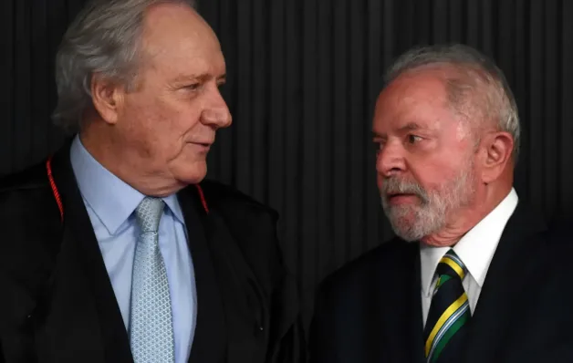 Lula emplaca Lewandowski, ex-STF, em cargo no Mercosul