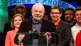 Lula ganha apoio de bispo que integrou cúpula da Universal