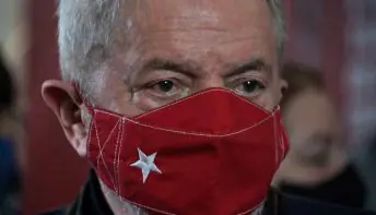 Lula homenageia Bruno e Dom