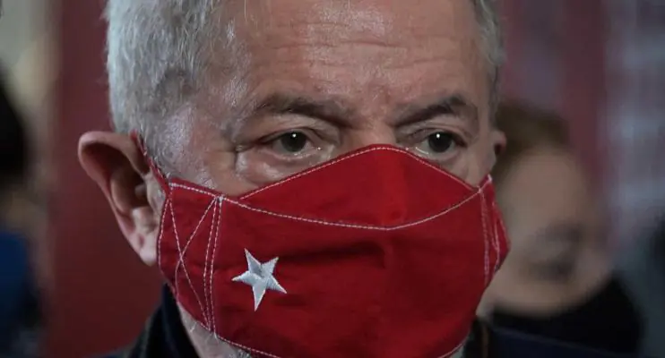 Lula homenageia Bruno e Dom