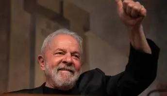 Lula lidera com voto feminino, do Nordeste e de baixa renda, diz Quaest/Genial