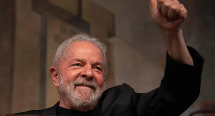 Lula lidera com voto feminino, do Nordeste e de baixa renda, diz Quaest/Genial