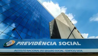 Lula sanciona lei que proíbe desconto de associações em benefícios do INSS