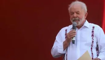 Lula tem 51% dos votos válidos e mantém chance de vencer no 1º turno