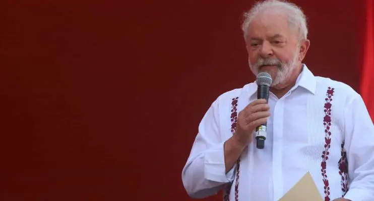 Lula tem 51% dos votos válidos e mantém chance de vencer no 1º turno