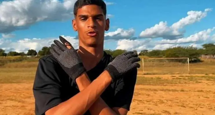 Luva de Pedreiro diz que foi intimado no aeroporto ao chegar ao Brasil