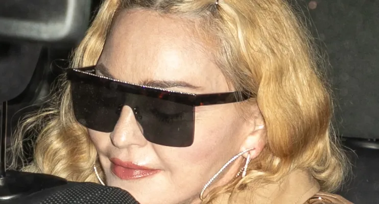 Madonna estaria vomitando sem parar e sem sair da cama, segundo portal
