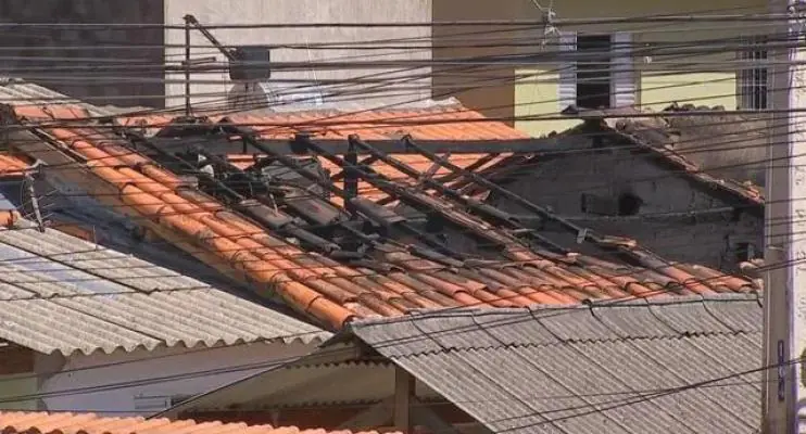 Mãe e filhas mortas carbonizadas são enterradas no interior de SP; marido teria queimado casa