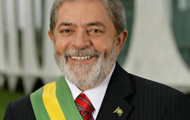 Maioria da população  brasileira renega Bolsonaro, e Lula volta a presidência do Brasil