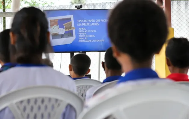 Mais de 1000 estudantes de escolas públicas de Salvador e Camaçari vão refletir sobre consumo consciente em oficinas 