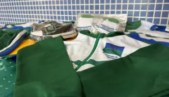 Mais de 16 mil alunos começam a receber novos uniformes em São Mateus