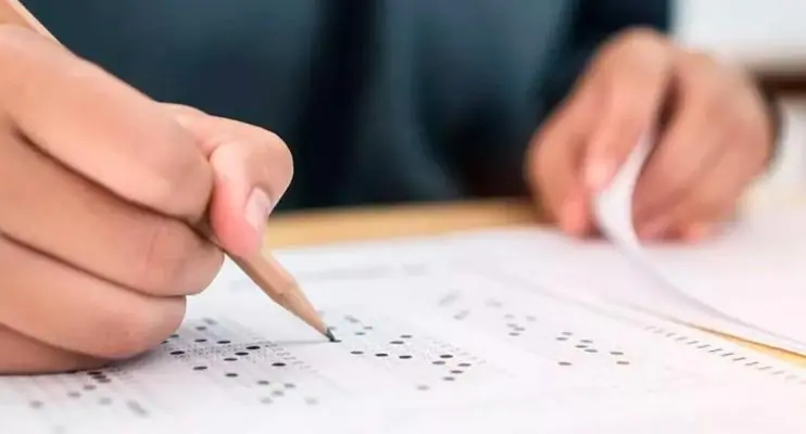 Mais de 170 concursos públicos com inscrições abertas reúnem 16,3 mil vagas no país; veja lista