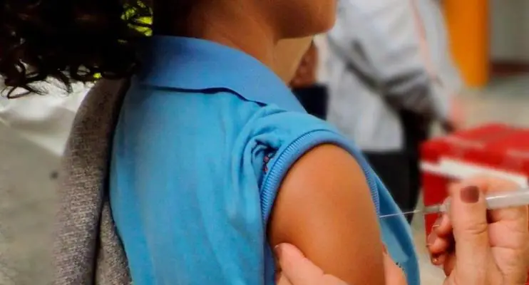 Mais de 200 mil adolescentes estão aptos à dose de reforço no Espírito Santo