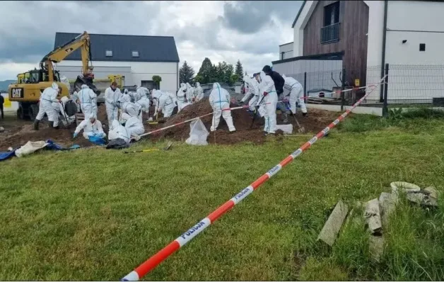 Mais de 30 fetos são achados em jardim de médica; ela não tinha antecedentes criminais