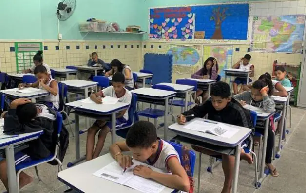 Mais de 8 mil estudantes da rede de Vitória estão fazendo as provas do Paebes
