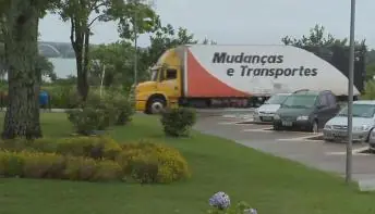 Mais um caminhão de mudança é visto no Palácio da Alvorada, em Brasília