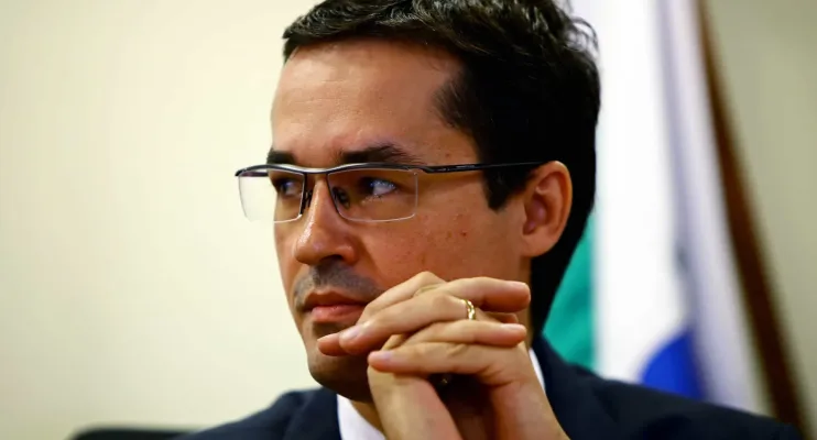 Manifestação pró-Deltan vira alvo de boicote de Bolsonaro