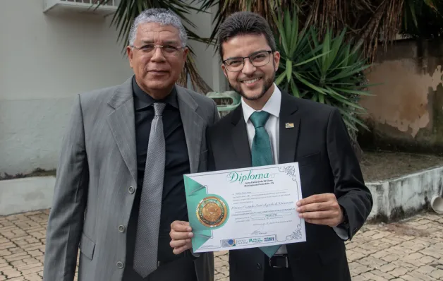 Marcos Coutinho e Felipe Fonseca são diplomados, marcando o início de uma nova era política em Ponto Belo