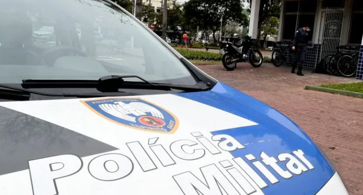 Marido atira em homem que mandou "selfie" para esposa em Montanha