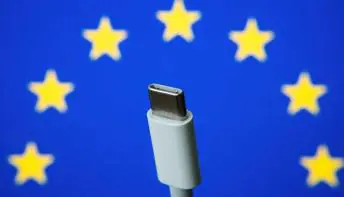 Más notícias para a Apple… Parlamento Europeu aprova carregador universal
