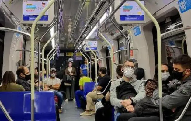 Máscara volta a ser obrigatória no ônibus, metrô e trem de SP
