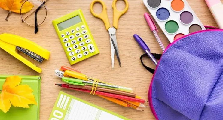 Material escolar: confira dicas para economizar nas compras