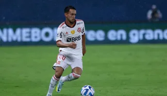 Matheus Gonçalves, do Flamengo, é assaltado na saída do Maracanã