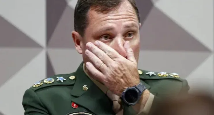 Mauro Cid negocia confissão sobre joias com a Polícia Federal