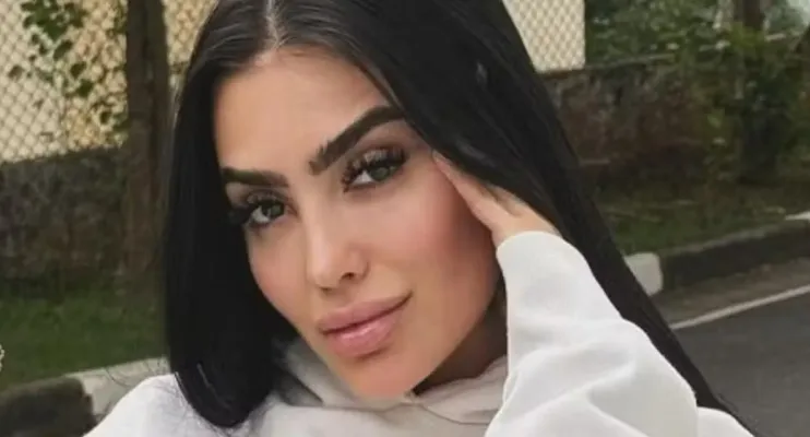 MC Mirella expulsa os pais de casa: "Não quero mais morar junto"