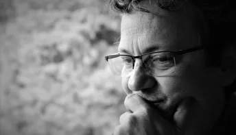 Médico e escritor Jorge Elias Neto celebra 25 anos de carreira com antologia poética