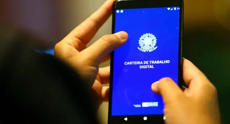 Mercado de trabalho formal cresce 3,6%; serviço público puxa alta