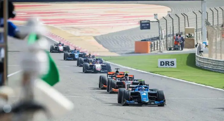 Mercedes tem GP decisivo na Espanha e pode desistir de conceito diferentão