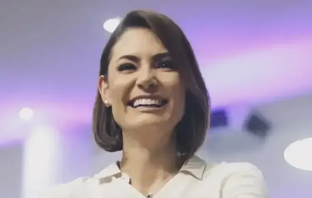 Michelle Bolsonaro cita Lula como exemplo ao dizer que 'não tem pressa'