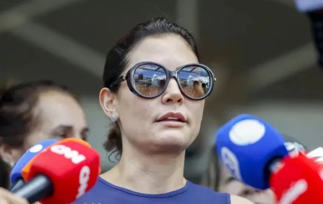 Michelle Bolsonaro rompe com enteados nas redes sociais e amplia crise pública na família Bolsonaro