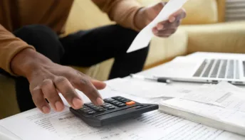 Milhões de brasileiros têm dificuldades de pagar suas dívidas